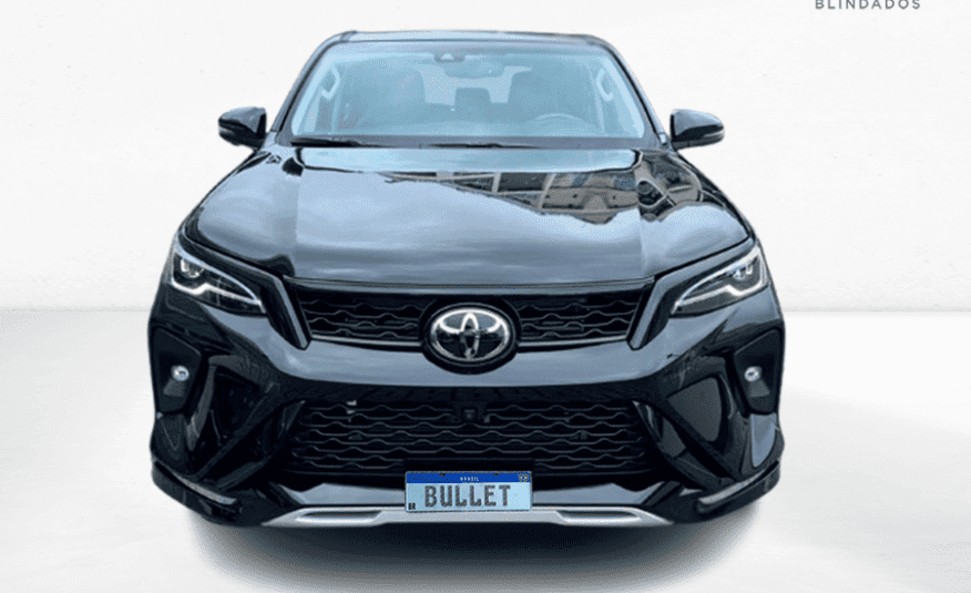 Toyota Hilux SW4 2.8 D-4D Turbo Diesel SRX Platinum 7 Lugares 4×4 Automático