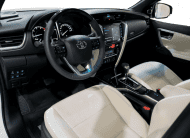 Toyota Hilux SW4 2.8 D-4D Turbo Diesel Diamond 7 Lugares 4×4 Automático