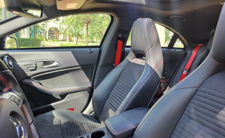 Mercedes-Benz CLA 250 2.0 CGI Gasolina Sport 4Matic 7G-DCT