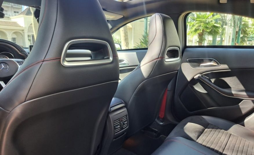 Mercedes-Benz CLA 250 2.0 CGI Gasolina Sport 4Matic 7G-DCT