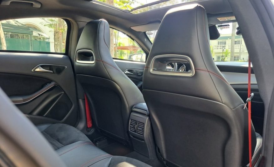 Mercedes-Benz CLA 250 2.0 CGI Gasolina Sport 4Matic 7G-DCT