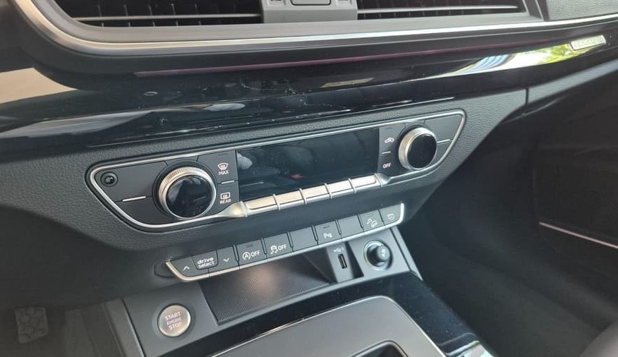 Audi Q5 2.0 45 TFSI S-Line Black S Tronic