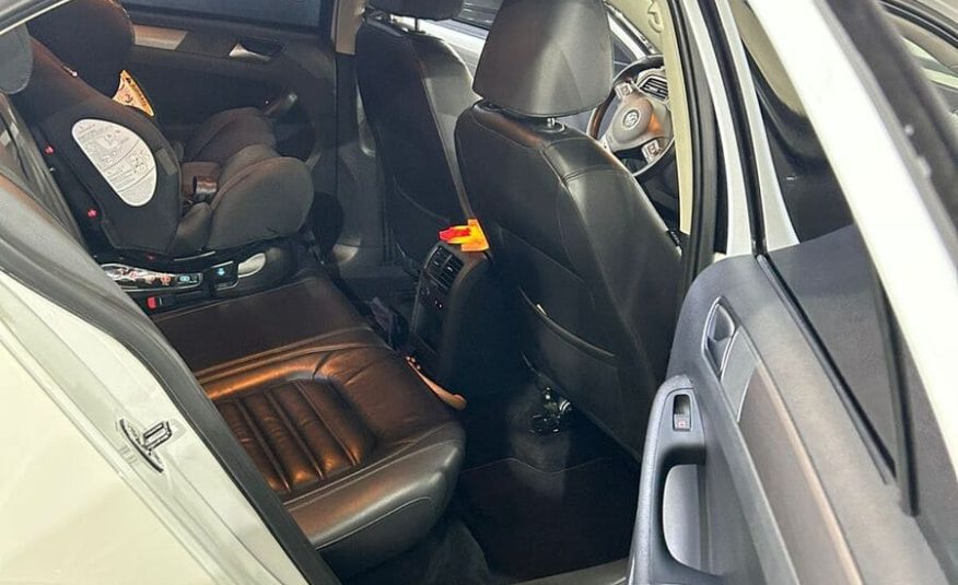 Volkswagen Jetta Highline 2.0 TSI 211CV Gasolina