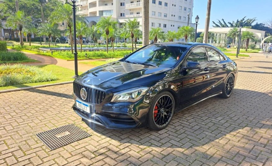 Mercedes-Benz CLA45 AMG 2.0 16v Turbocharged Gasolina 4p Automático