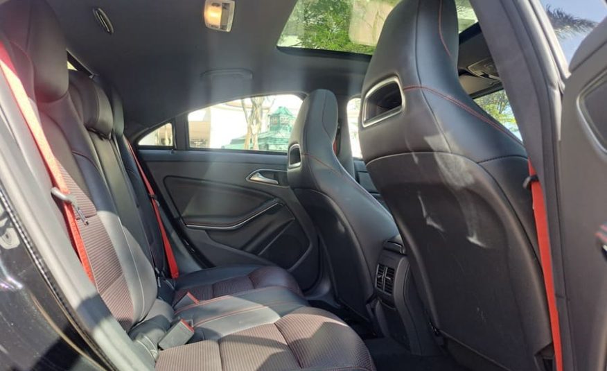 Mercedes-Benz CLA45 AMG 2.0 16v Turbocharged Gasolina 4p Automático