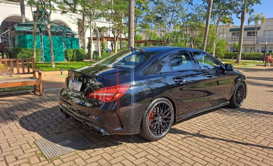 Mercedes-Benz CLA45 AMG 2.0 16v Turbocharged Gasolina 4p Automático