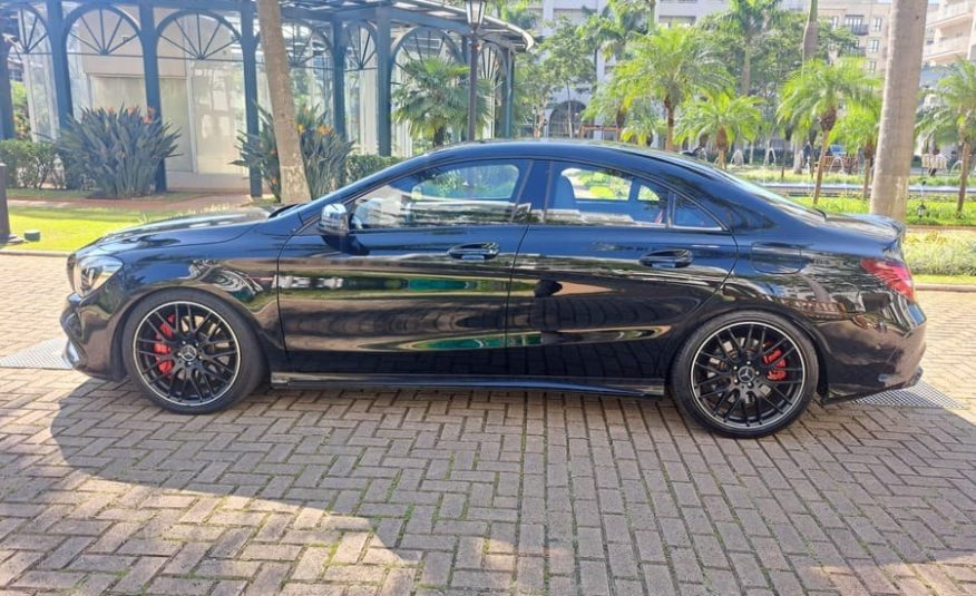 Mercedes-Benz CLA45 AMG 2.0 16v Turbocharged Gasolina 4p Automático