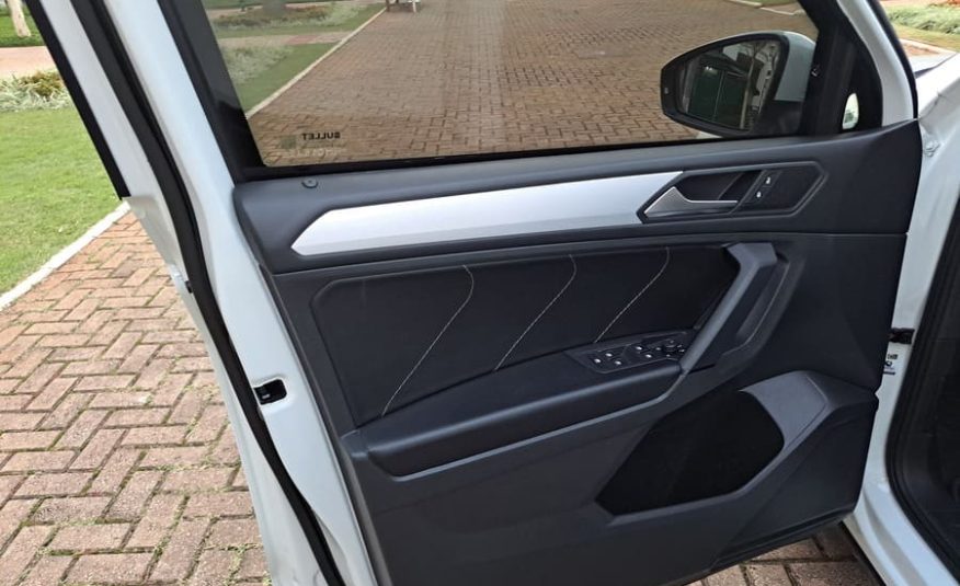 Volkswagen Tiguan 1.4 250 TSI Total Flex Allspace Tiptronic
