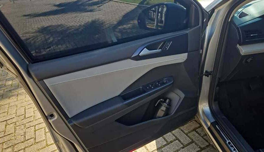 Volkswagen Taos 1.4250 TSI Total Flex Comfortline Automático