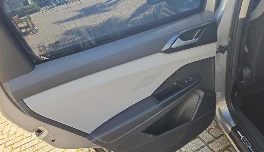 Volkswagen Taos 1.4250 TSI Total Flex Comfortline Automático