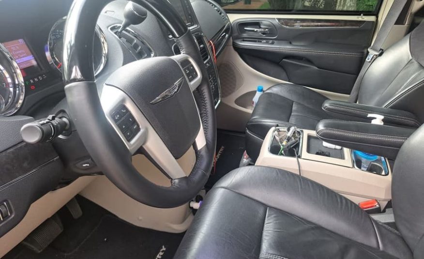Chrysler Town & Country 3.6 Limited V6 Gasolina 4 Portas Automático