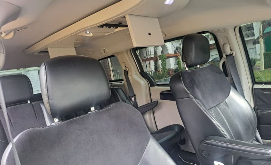 Chrysler Town & Country 3.6 Limited V6 Gasolina 4 Portas Automático