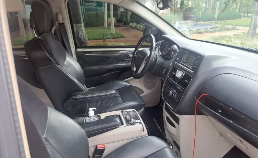 Chrysler Town & Country 3.6 Limited V6 Gasolina 4 Portas Automático