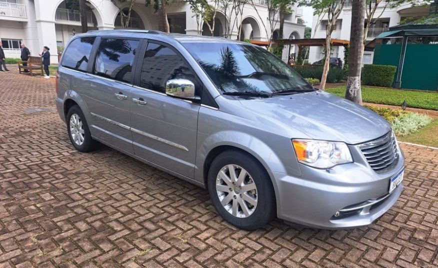 Chrysler Town & Country 3.6 Limited V6 Gasolina 4 Portas Automático