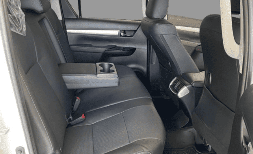 Toyota Hilux 2.8 D-4D Turbo Diesel CD SRX 4×4 Automática