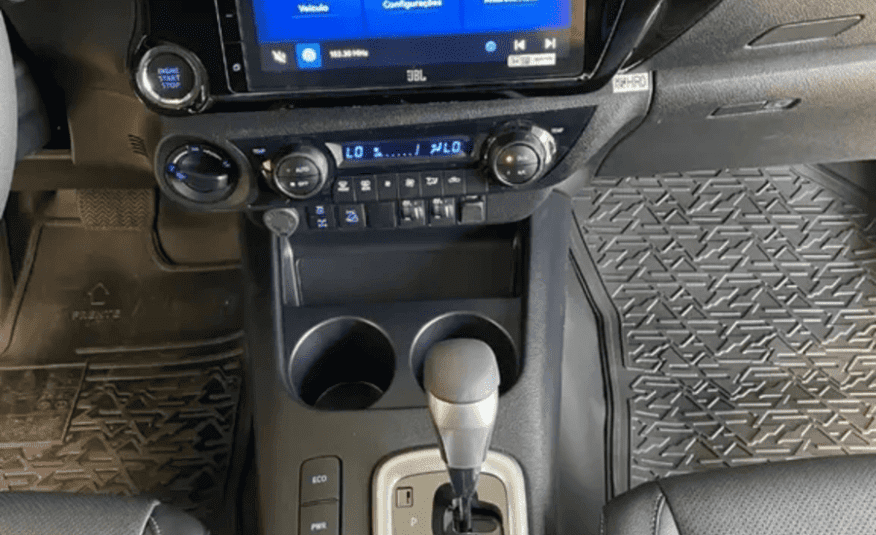 Toyota Hilux 2.8 D-4D Turbo Diesel CD SRX 4×4 Automática