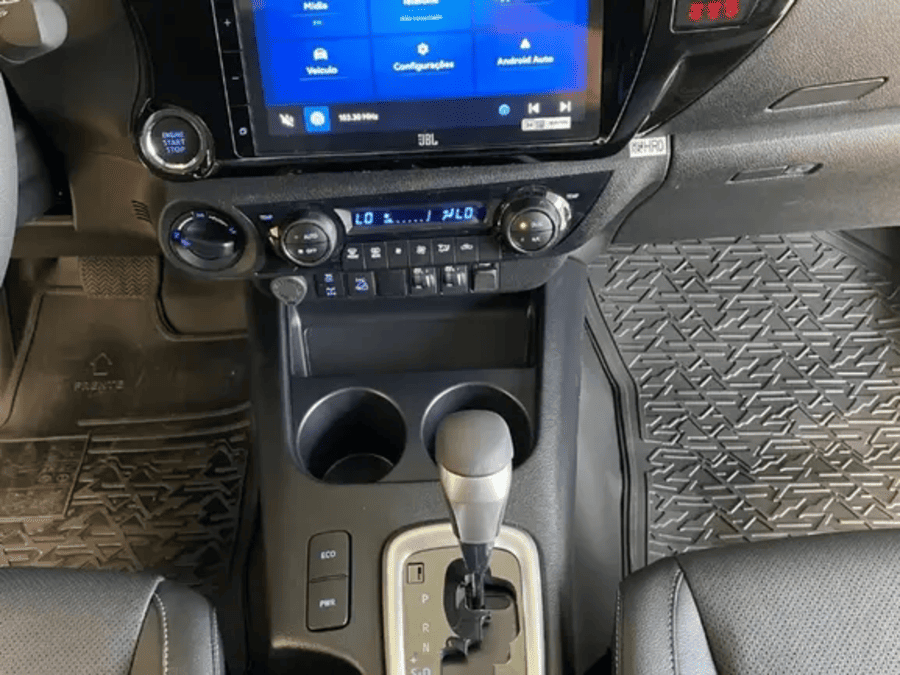 Toyota Hilux 2.8 D-4D Turbo Diesel CD SRX 4×4 Automática