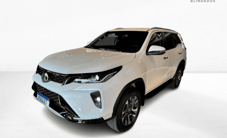 Toyota Hilux SW4 2.8 D-4D Turbo Diesel SRX Platinum 7L 4×4 Automático