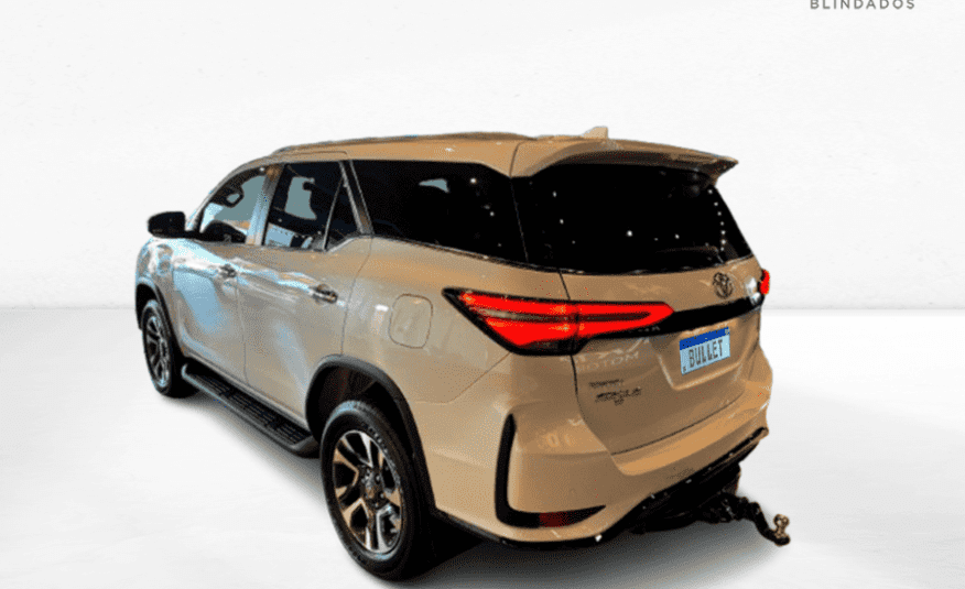 Toyota Hilux SW4 2.8 D-4D Turbo Diesel SRX Platinum 7L 4×4 Automático