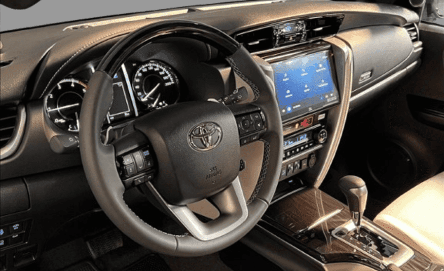 Toyota Hilux SW4 2.8 D-4D Turbo Diesel Diamond 7L 4×4 Automático