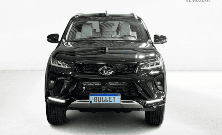 Toyota Hilux SW4 2.8 D-4D Turbo Diesel Diamond 7L 4×4 Automático