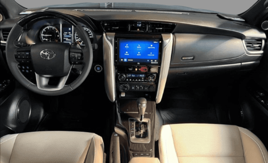 Toyota Hilux SW4 2.8 D-4D Turbo Diesel Diamond 7L 4×4 Automático