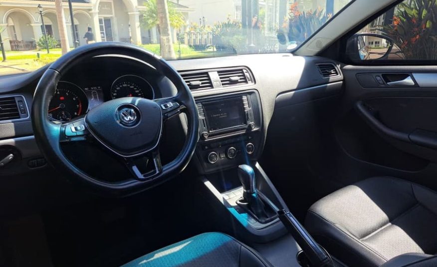 Volkswagen Jetta 1.4 16v TSI Comfortline Gasolina Gasolina 4P Automático