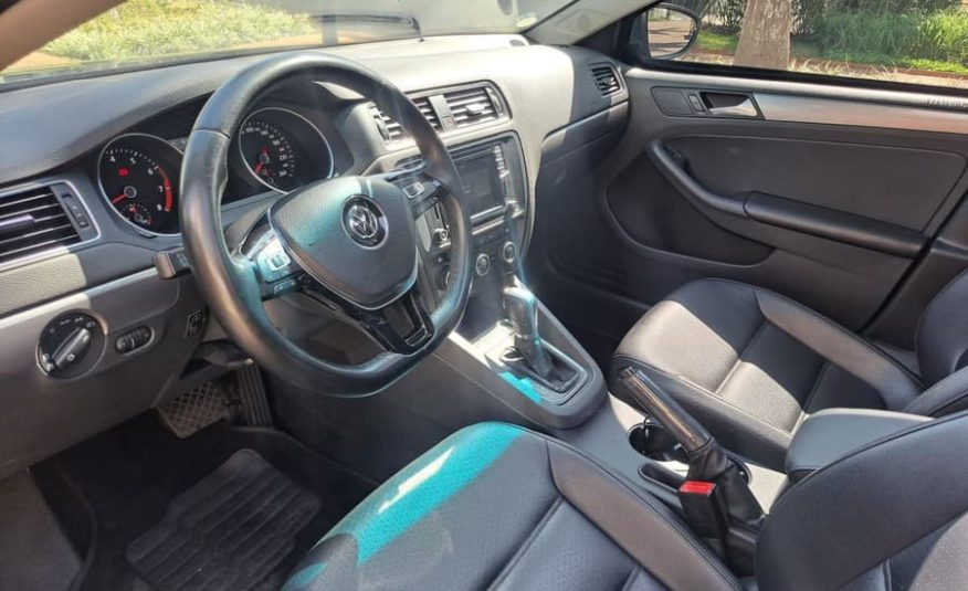 Volkswagen Jetta 1.4 16v TSI Comfortline Gasolina Gasolina 4P Automático