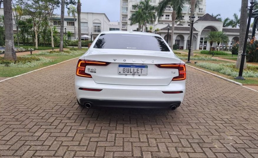 Volvo S60 2.0 T4 Momentum Gasolina 4P Automático