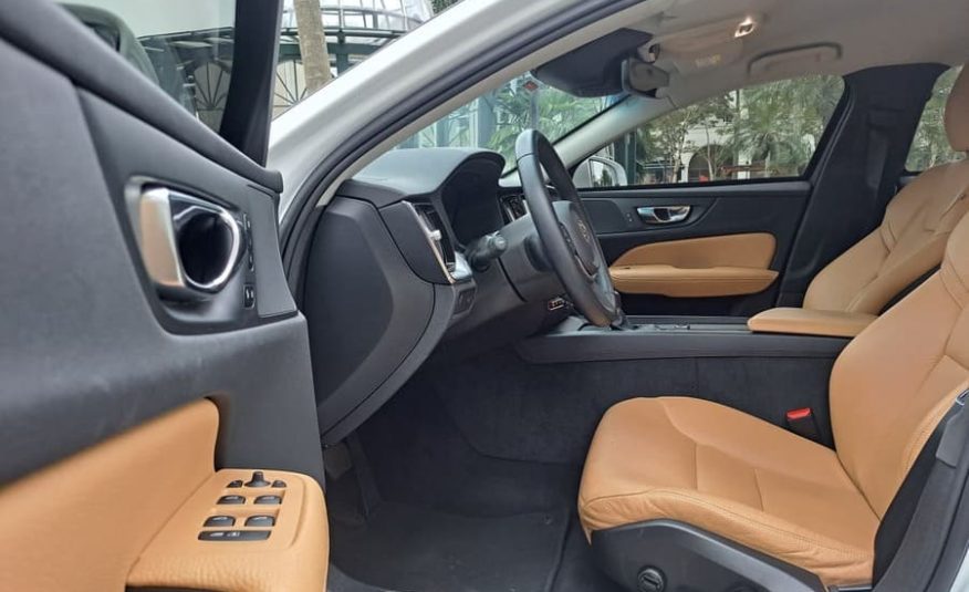 Volvo S60 2.0 T4 Momentum Gasolina 4P Automático