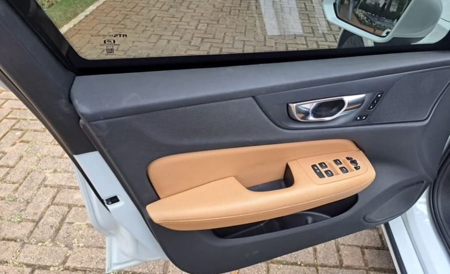 Volvo S60 2.0 T4 Momentum Gasolina 4P Automático