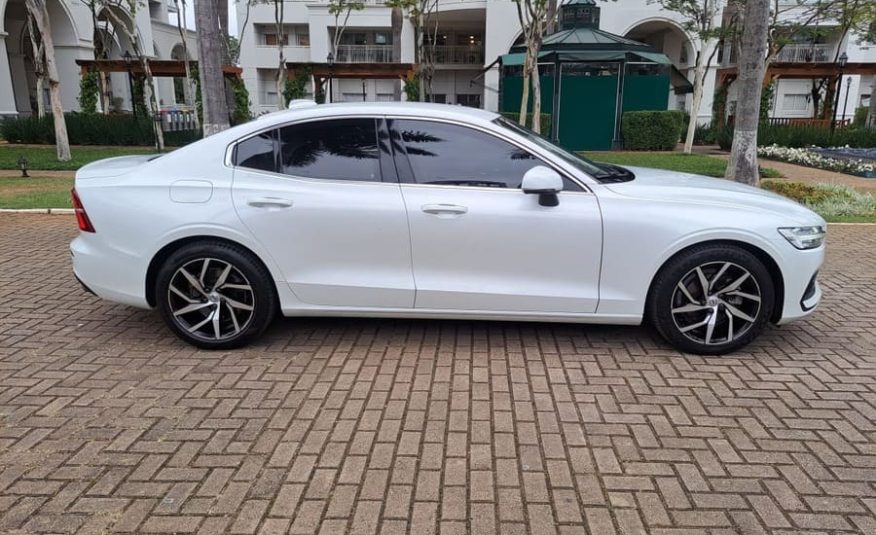Volvo S60 2.0 T4 Momentum Gasolina 4P Automático