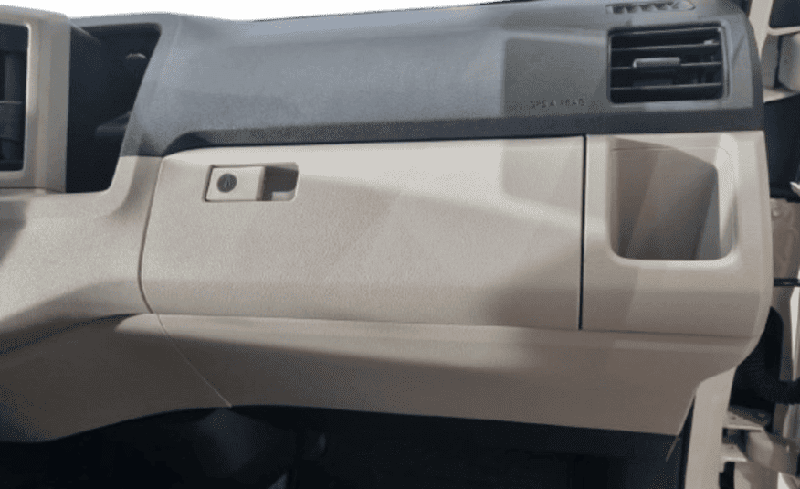 Toyota Hiace 2.8 D-4D Turbo Diesel Minibus 15+1 DX Automático