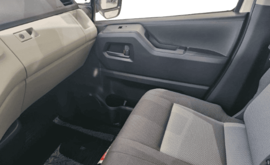 Toyota Hiace 2.8 D-4D Turbo Diesel Minibus 15+1 DX Automático