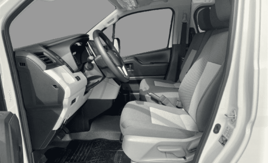 Toyota Hiace 2.8 D-4D Turbo Diesel Minibus 15+1 DX Automático
