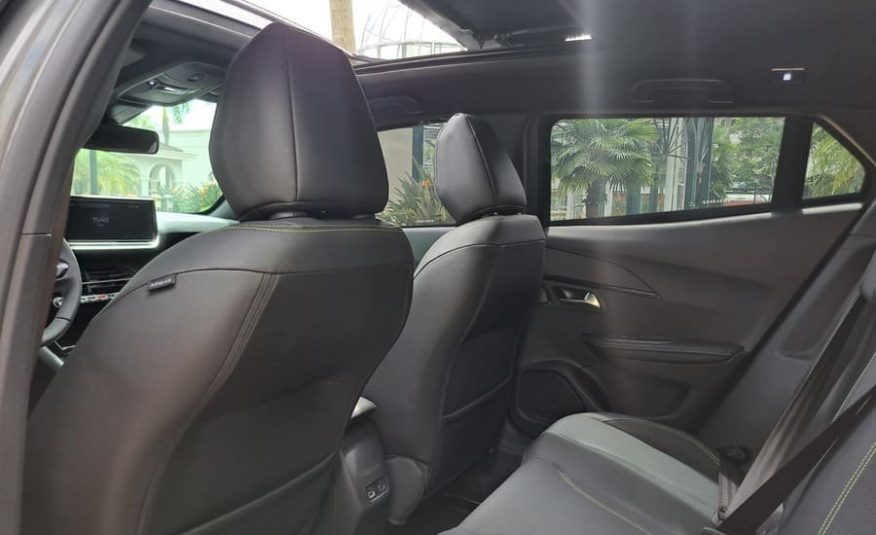 Peugeot 2008 1.0 Turbo 200 Hybrid GT CVT