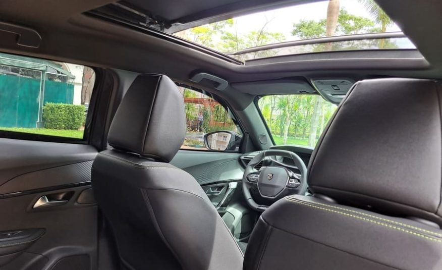Peugeot 2008 1.0 Turbo 200 Hybrid GT CVT