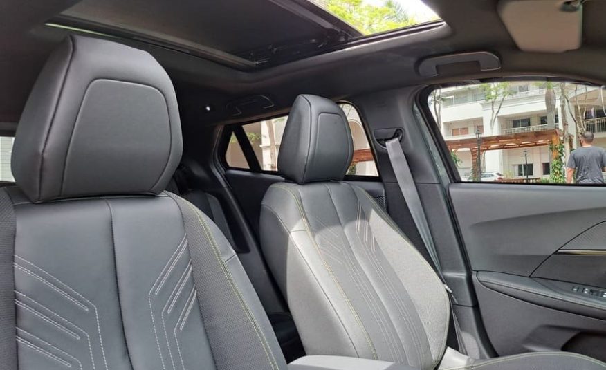 Peugeot 2008 1.0 Turbo 200 Hybrid GT CVT